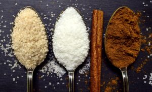 Read more about the article चीनी (Sugar) क्यों कम खानी चाहिए? जानिए 5 बड़े कारण जो आपकी सेहत बदल सकते हैं
